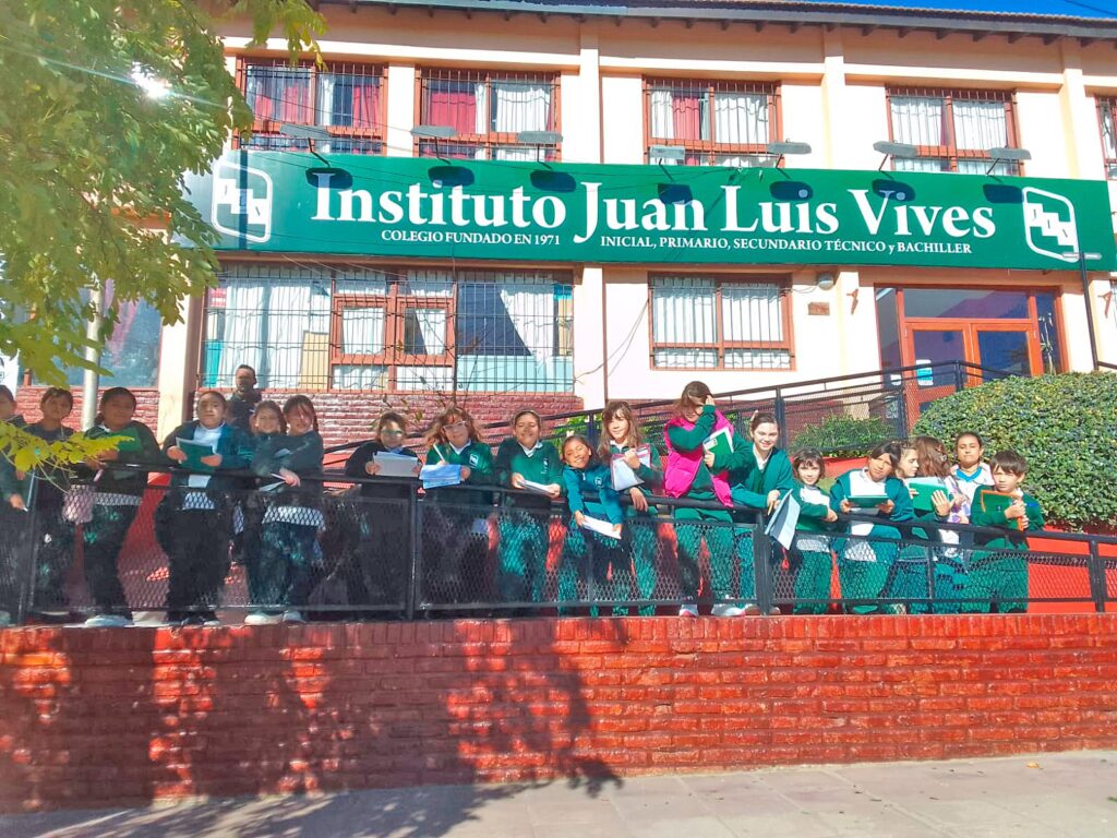 Instagram post from institutovives. This post is in position 0.