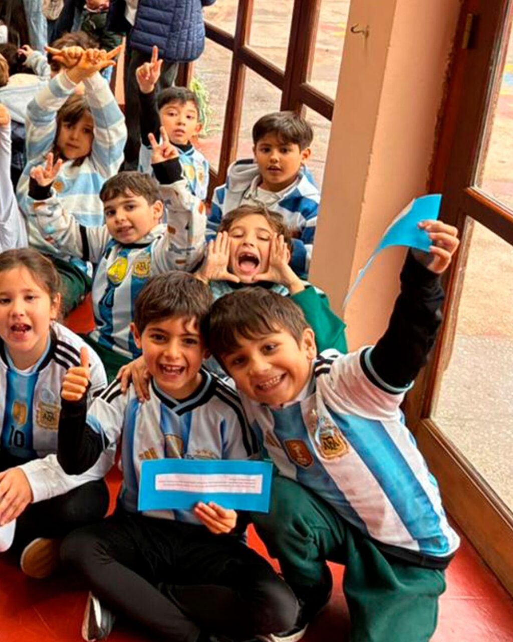 Instagram post from institutovives. This post is in position 6.