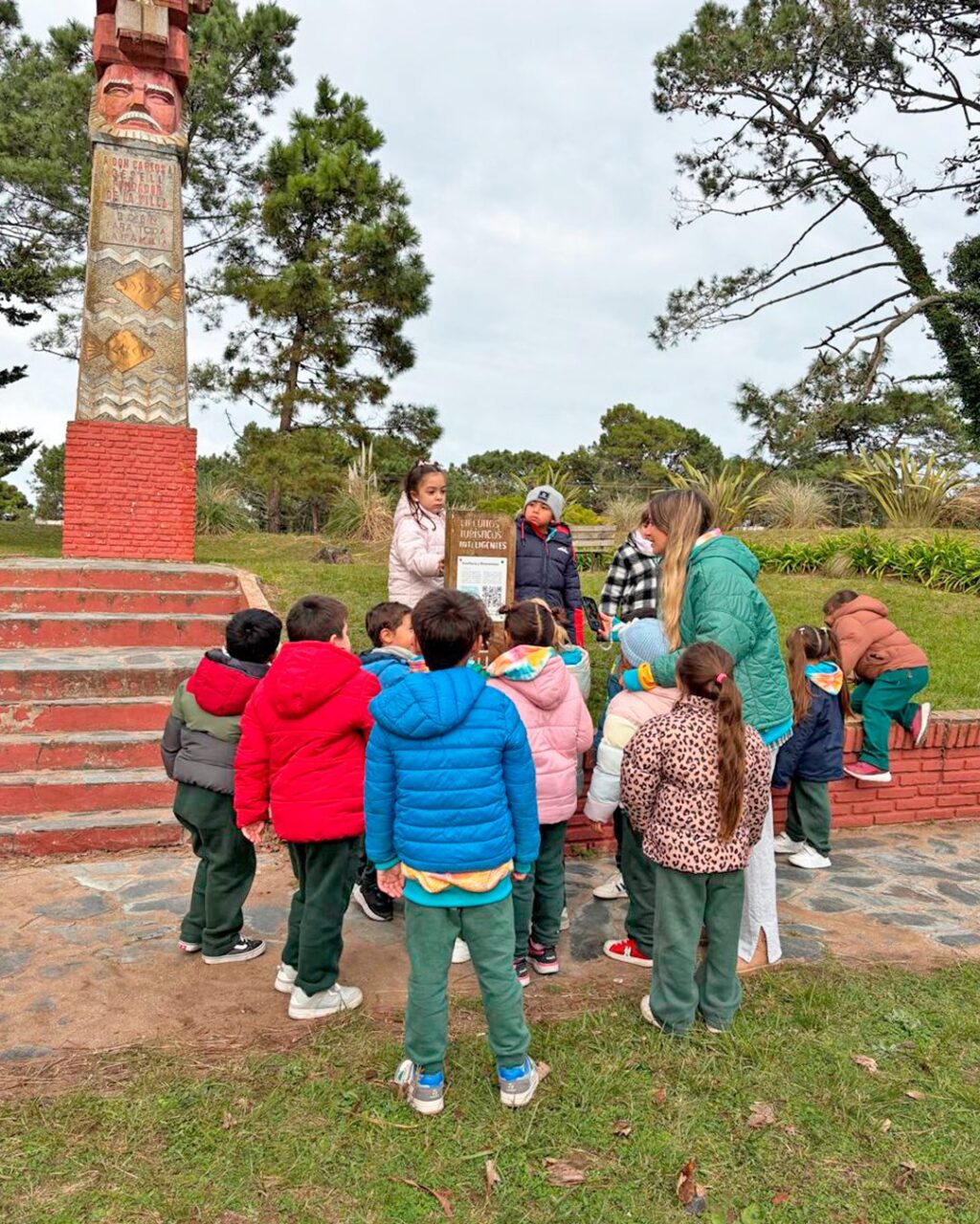 Instagram post from institutovives. This post is in position 3.